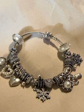 Authentic .Pandora 925 Sterling Silver Snowflake  and Pearl Bracelet- 21 Charms